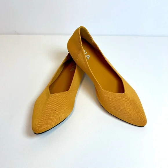 NWT • Women’s MIA “Kerri” Pointed Toe Flats • Size 6.5M • Color: Mustard Yellow - Picture 1 of 13